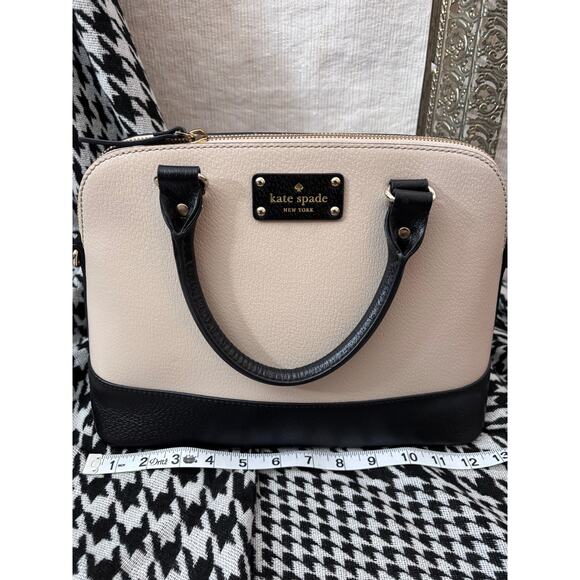 KATE SPADE Wellesley Rachelle Bag in Great Condition! Pebble and Black! - Picture 2 of 12